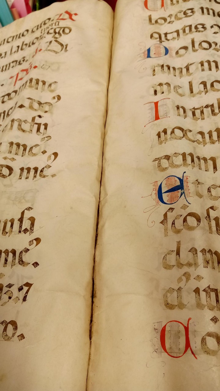 Medieval Missal 26v-27r