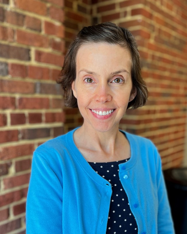 Headshot of Lauren Wahman